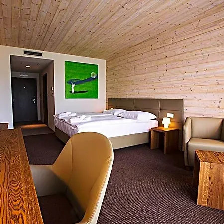 Sand Martin Hotel
