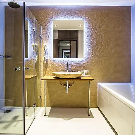 Sand Martin Hotel 4*